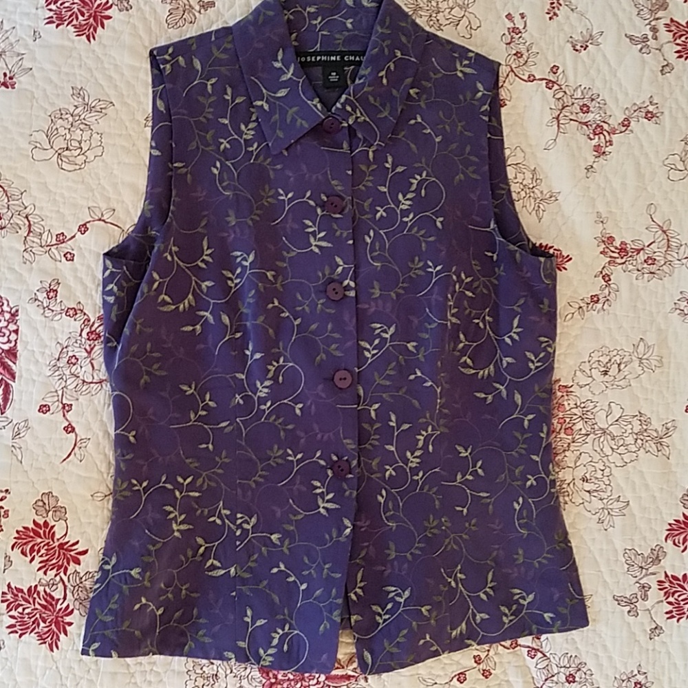 Women's silk sleeveless button-down blouse